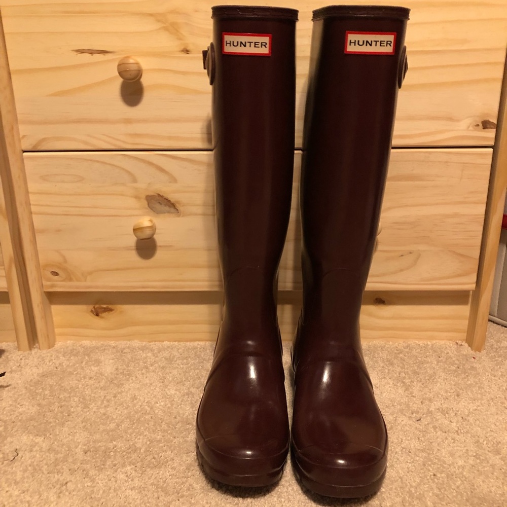 Burgundy Hunter Rain Boots Size 8